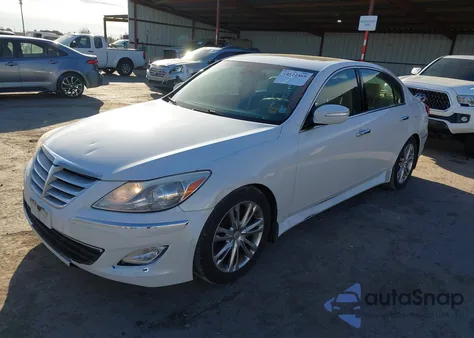 2013 Hyundai Genesis 3.8 from USA, damaged, VIN KMHGC4DD4DU237501